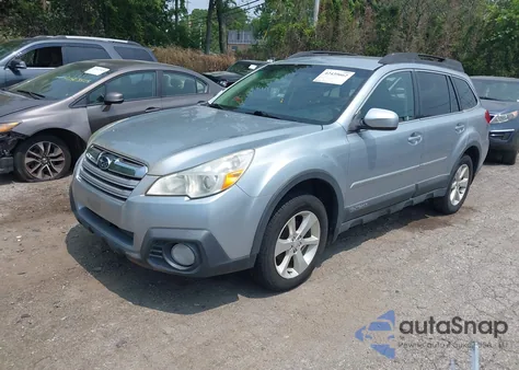 2013 Subaru Outback 2.5I Premium z USA, uszkodzony, nr VIN 4S4BRCCC9D3236717